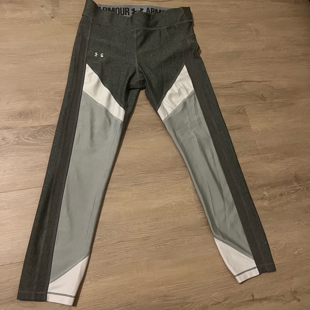 Under Armour women’s compression leggings, size medium
